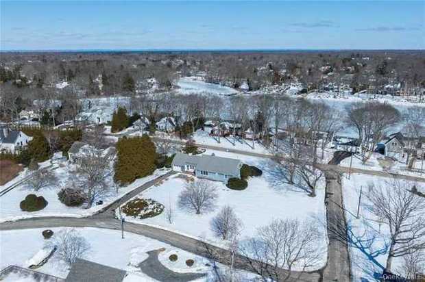 1400 Calves Neck Road photo 2