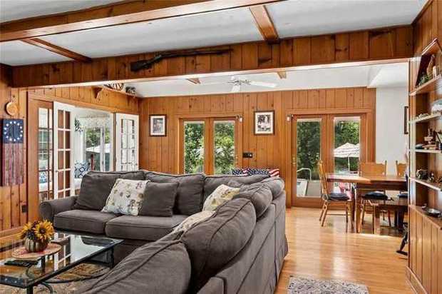 205 Pine Avenue photo 7
