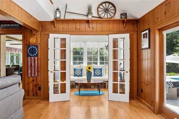 205 Pine Avenue photo 8