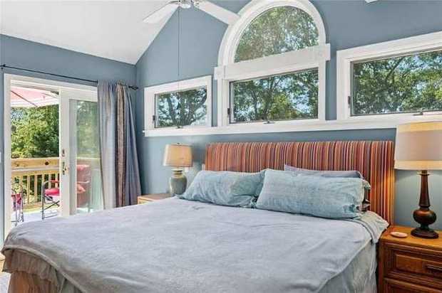 205 Pine Avenue photo 10