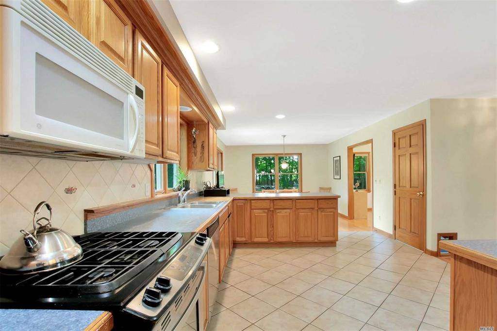 215 South Street photo 9